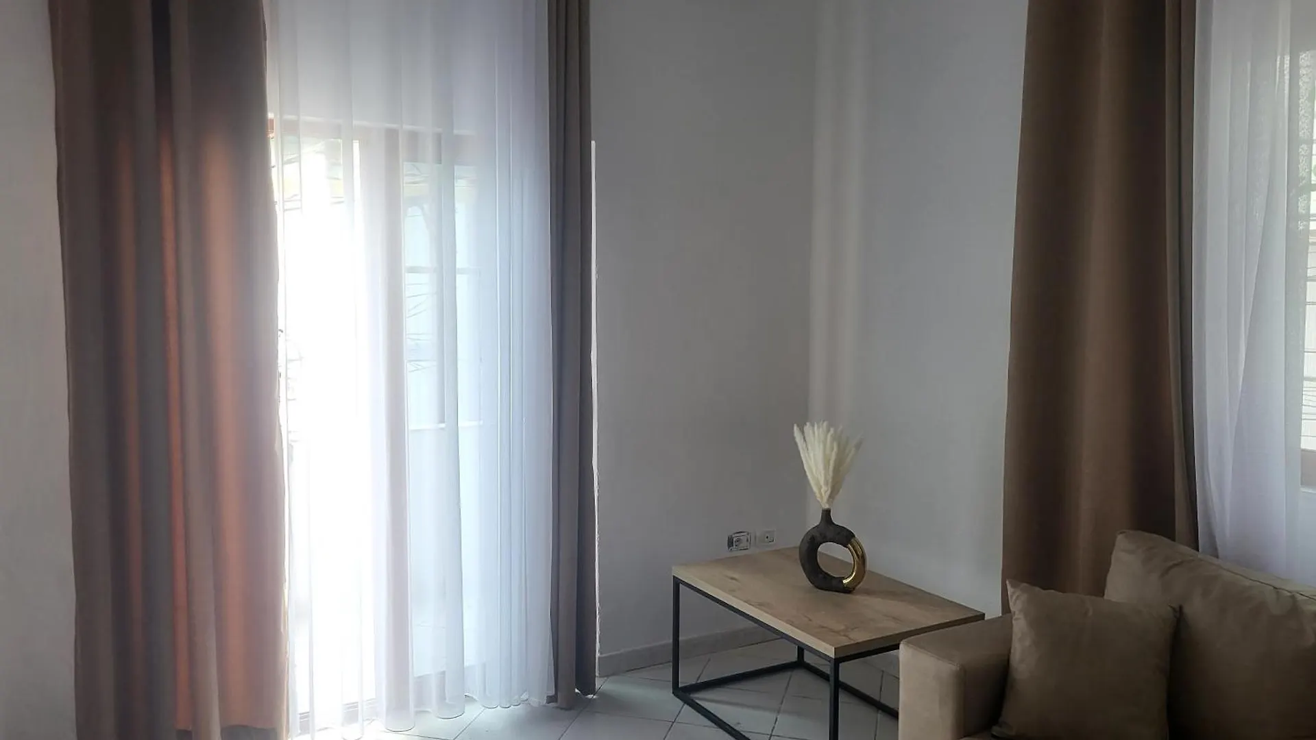 Jazaj Apartment Tirana Haven 0*,